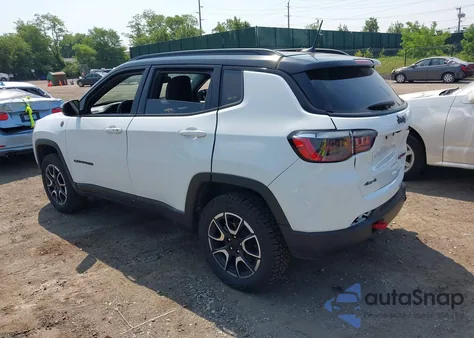 2024 Jeep Compass Trailhawk 4X4 from USA, damaged, VIN 3C4NJDDN2RT149493